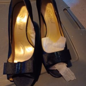 Women Shoes size 9b
